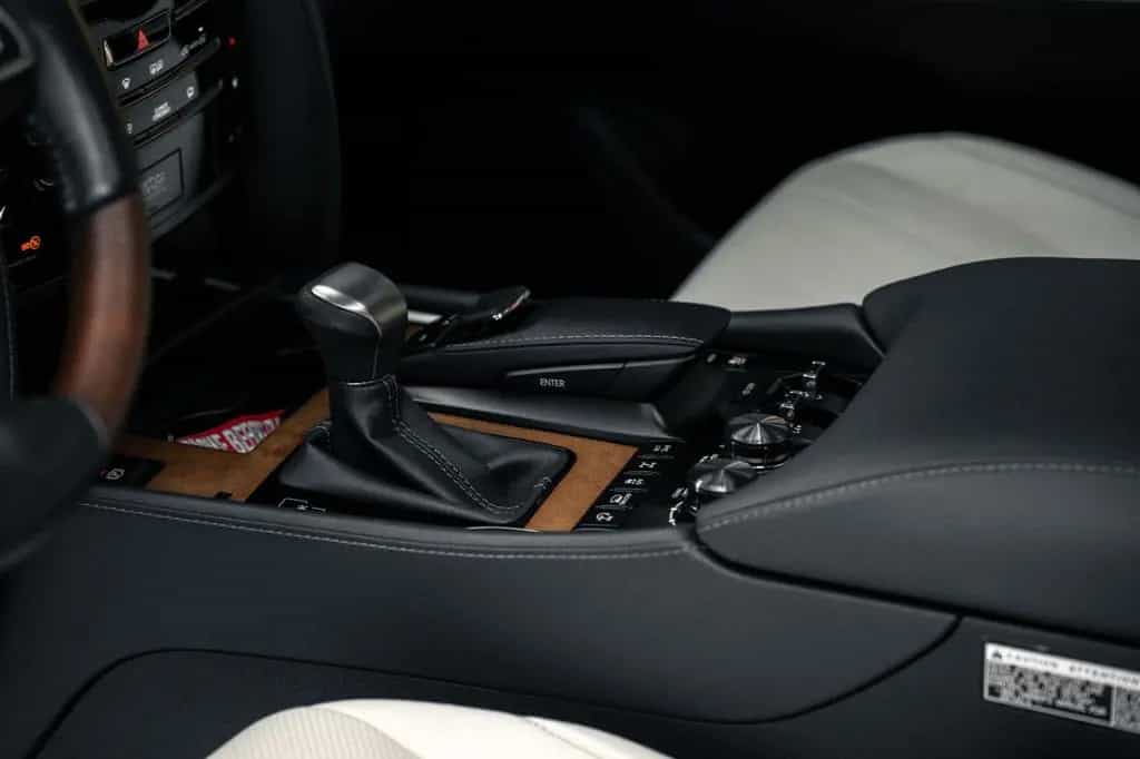 Lexus LX 570 08/2019-photo-13