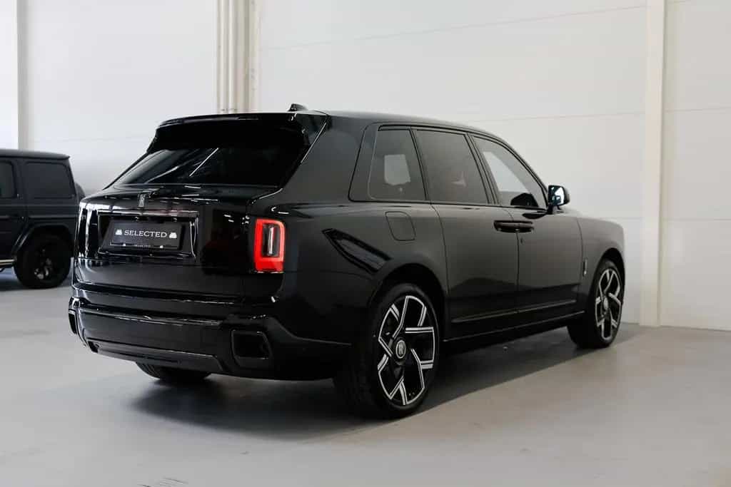 Rolls-Royce Cullinan BADGE*PROD26*4 SEAT*STAR*STOCK* null-photo-1