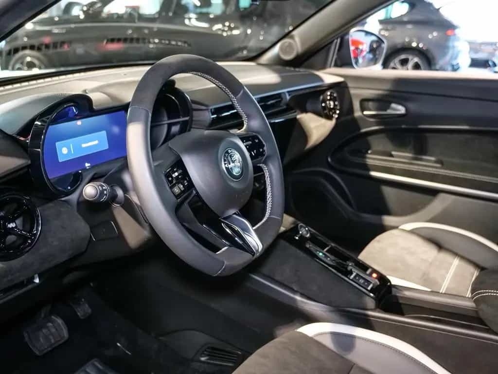 Alfa Romeo Junior Ibrida 1.2 VGT 107KW SPORT SPECIALE 03/2026-photo-4
