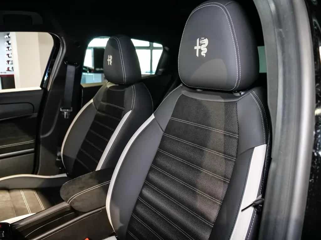 Alfa Romeo Junior Ibrida 1.2 VGT 107KW SPORT SPECIALE 03/2026-photo-6