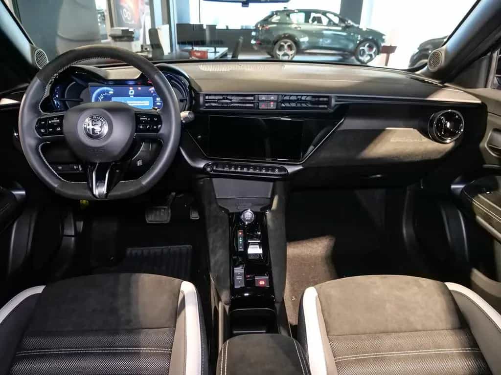 Alfa Romeo Junior Ibrida 1.2 VGT 107KW SPORT SPECIALE 03/2026-photo-8