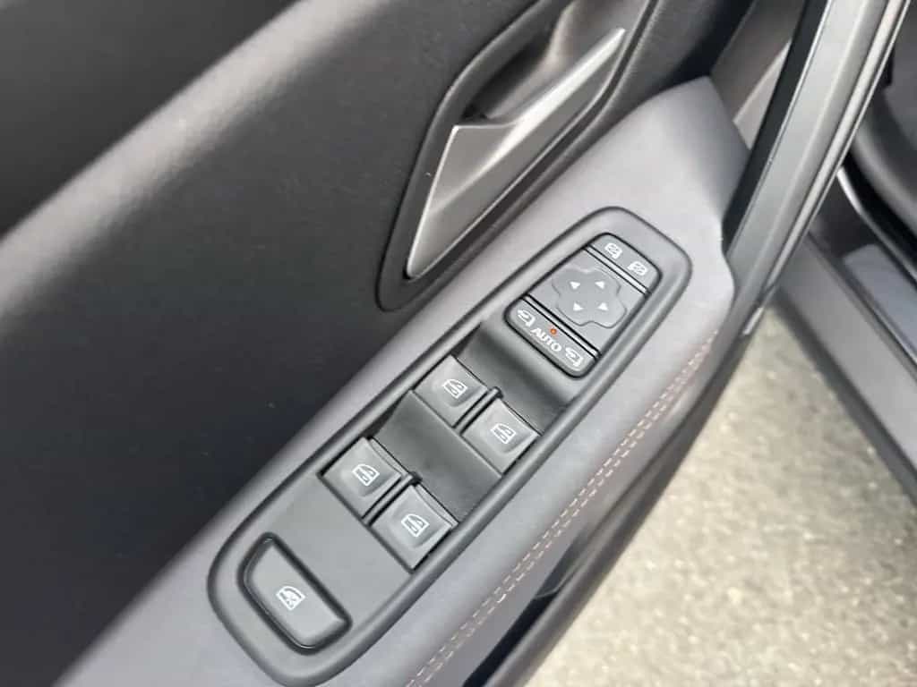 Dacia Duster EXTREME TCe 150 EDC LED+NAVI+360°KAMERA 12/2024-photo-19
