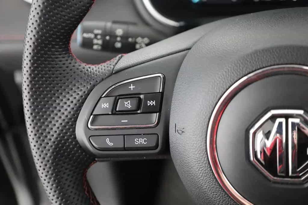 MG HS 1.5 T-GDI Luxury Aut. LED ACC Pano Navi 01/2024-photo-13