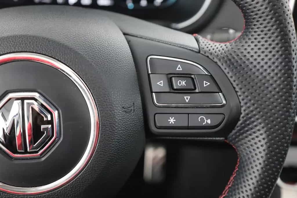 MG HS 1.5 T-GDI Luxury Aut. LED ACC Pano Navi 01/2024-photo-14