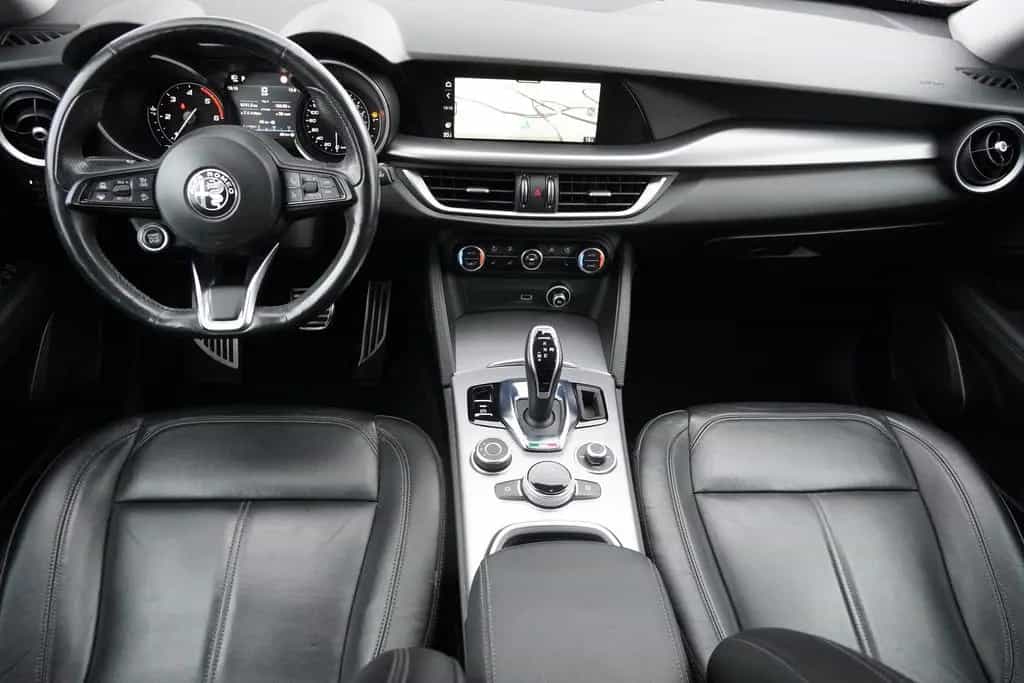 Alfa Romeo Stelvio 2.2 Klimaaut. Navi ACC Sitzheizung Leder 06/2020-photo-10
