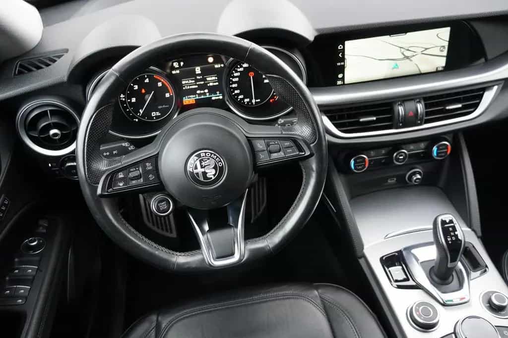 Alfa Romeo Stelvio 2.2 Klimaaut. Navi ACC Sitzheizung Leder 06/2020-photo-11