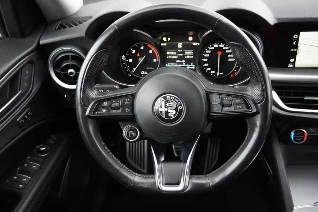 Alfa Romeo Stelvio 2.2 Klimaaut. Navi ACC Sitzheizung Leder 06/2020-photo-29