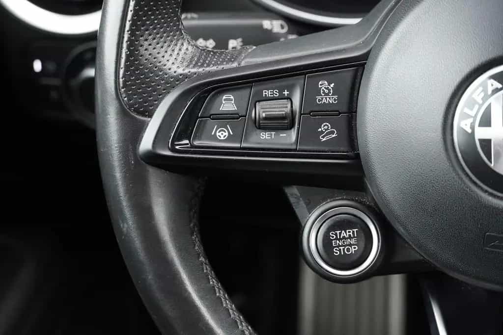 Alfa Romeo Stelvio 2.2 Klimaaut. Navi ACC Sitzheizung Leder 06/2020-photo-30