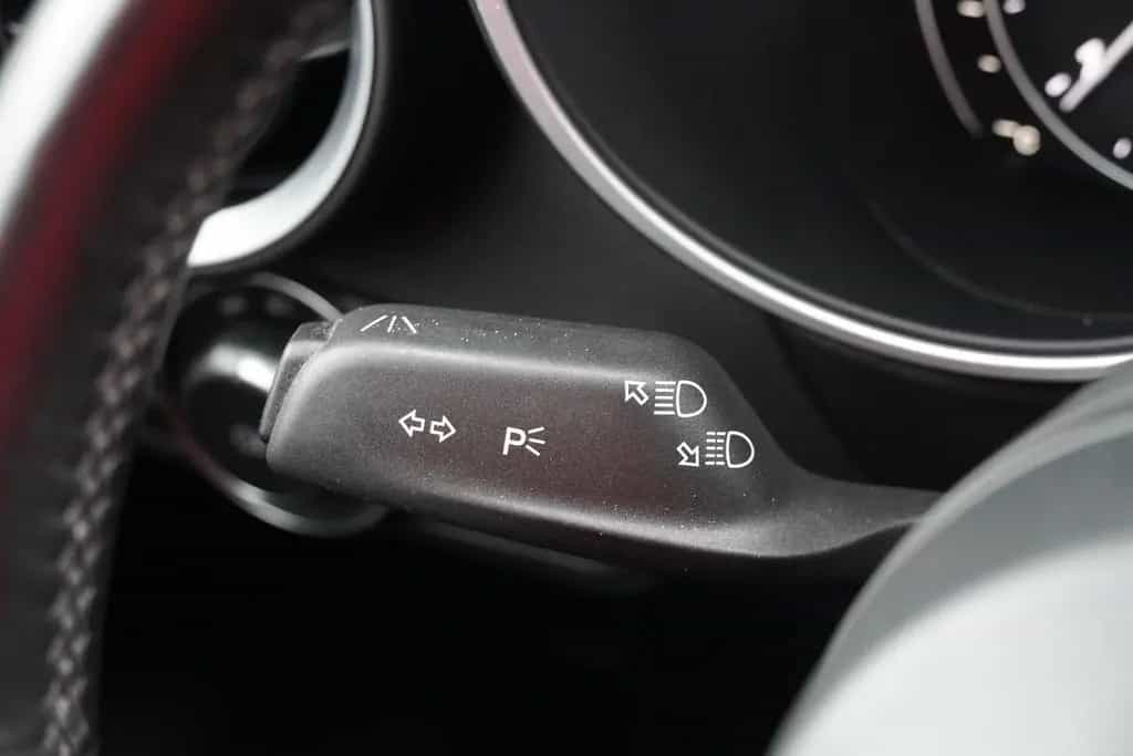 Alfa Romeo Stelvio 2.2 Klimaaut. Navi ACC Sitzheizung Leder 06/2020-photo-32