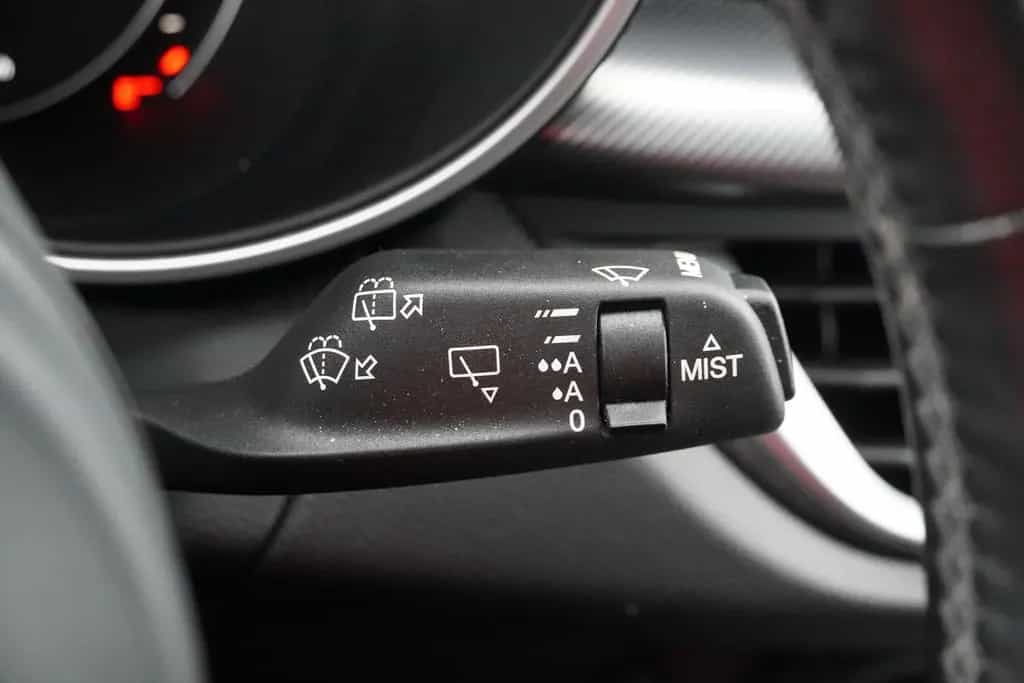 Alfa Romeo Stelvio 2.2 Klimaaut. Navi ACC Sitzheizung Leder 06/2020-photo-33