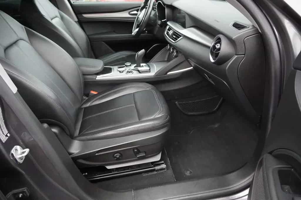 Alfa Romeo Stelvio 2.2 Klimaaut. Navi ACC Sitzheizung Leder 06/2020-photo-38