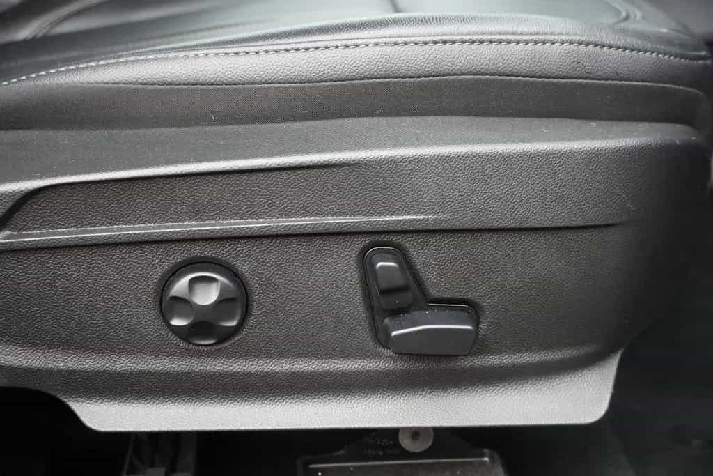 Alfa Romeo Stelvio 2.2 Klimaaut. Navi ACC Sitzheizung Leder 06/2020-photo-40
