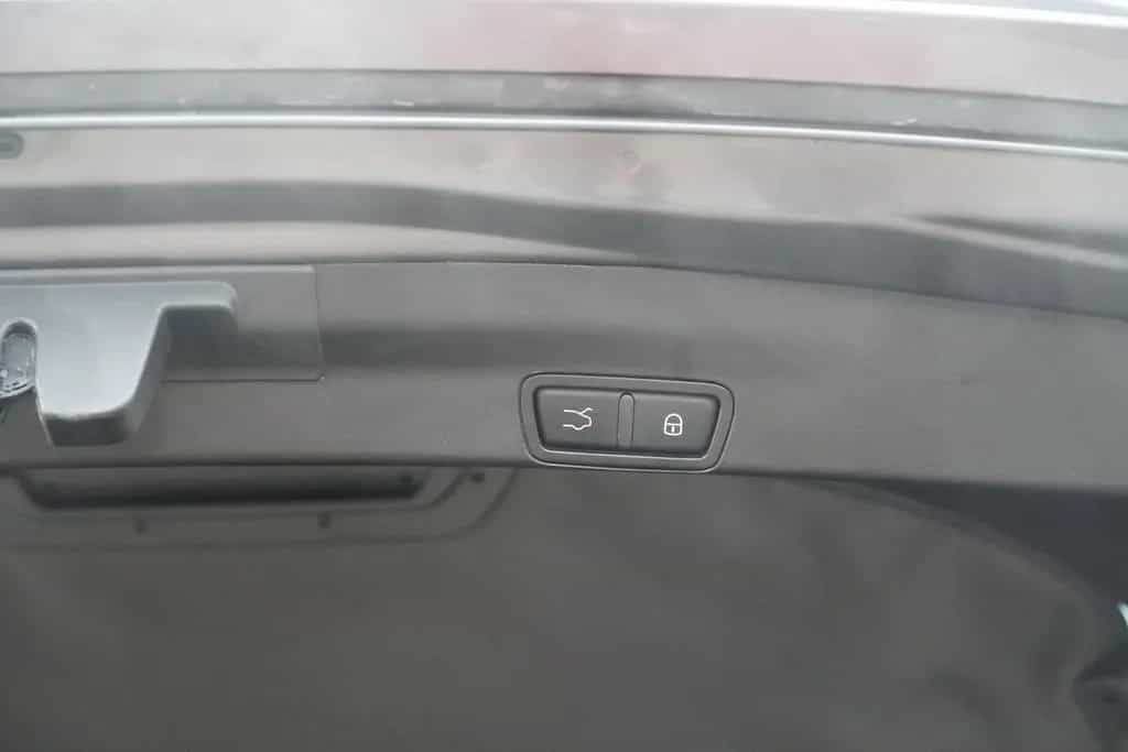 Alfa Romeo Stelvio 2.2 Klimaaut. Navi ACC Sitzheizung Leder 06/2020-photo-43