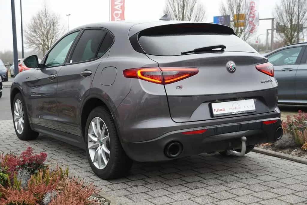 Alfa Romeo Stelvio 2.2 Klimaaut. Navi ACC Sitzheizung Leder 06/2020-photo-5