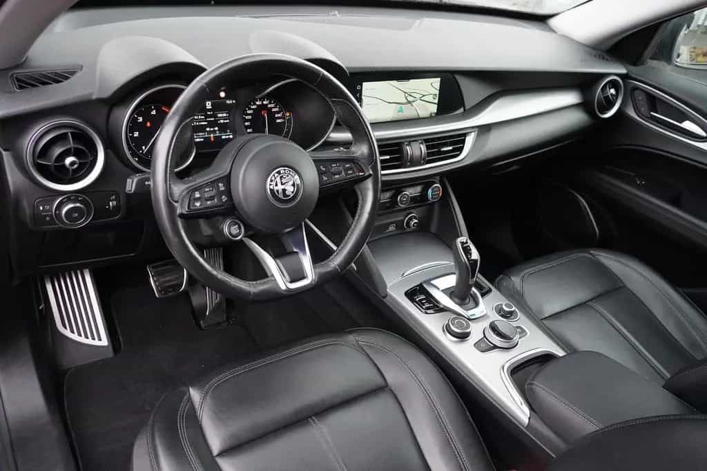 Alfa Romeo Stelvio 2.2 Klimaaut. Navi ACC Sitzheizung Leder 06/2020-photo-9