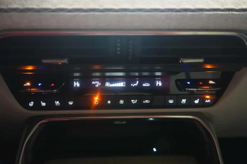 Mazda CX-60 3.3 Takumi LED Panorama AHK 360° Head-Up 06/2023-photo-14