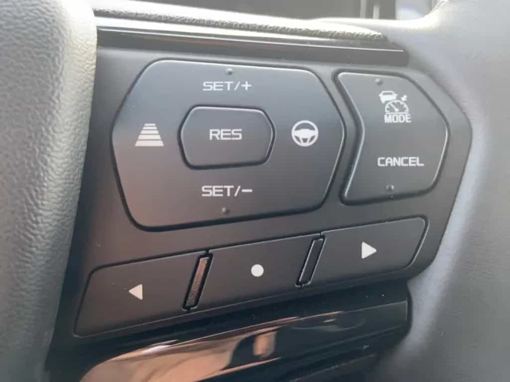 Isuzu D-Max Double Cab 4x4 V-Cross Automatik MY2025 ! 02/2026-photo-17