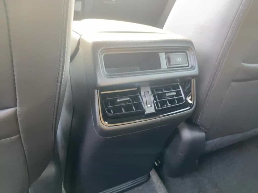 Isuzu D-Max Double Cab 4x4 V-Cross Automatik MY2025 ! 02/2026-photo-22
