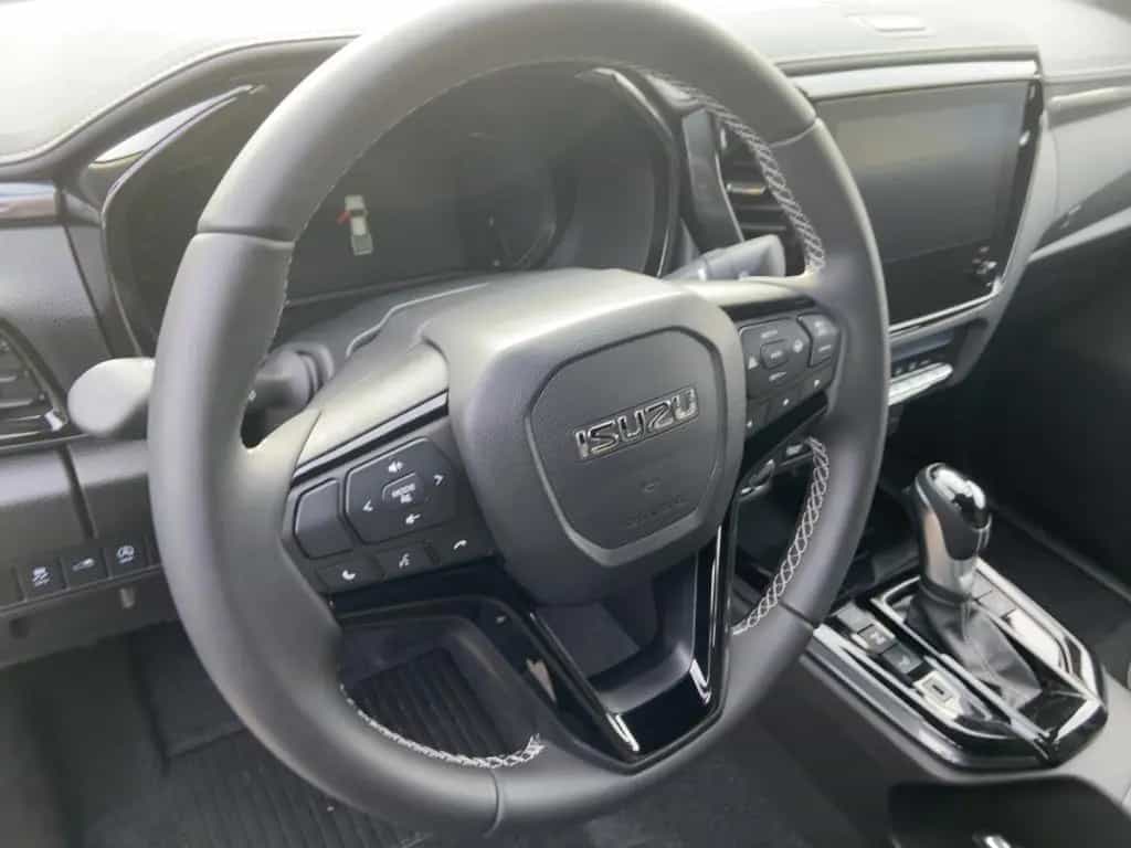 Isuzu D-Max Double Cab 4x4 V-Cross Automatik MY2025 ! 02/2026-photo-8