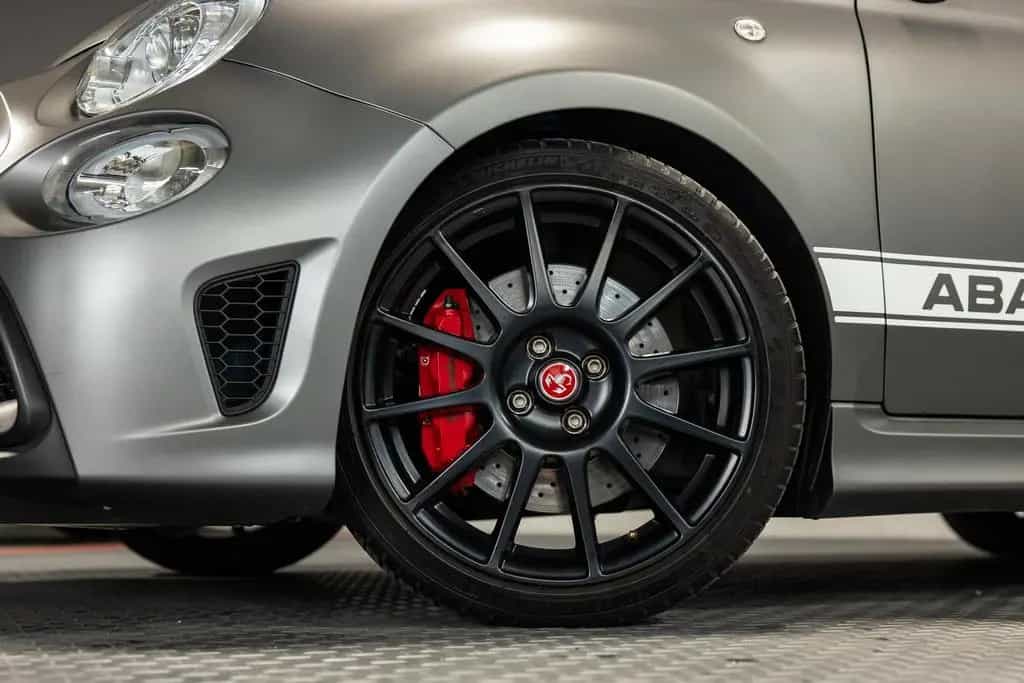 Abarth 595 esseesse 70 Years BEATS BREMBO AKRAPOVIC 07/2020-photo-1