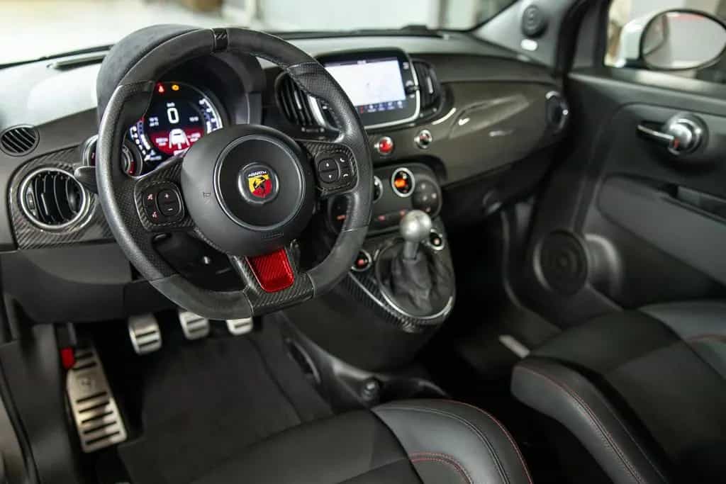 Abarth 595 esseesse 70 Years BEATS BREMBO AKRAPOVIC 07/2020-photo-14
