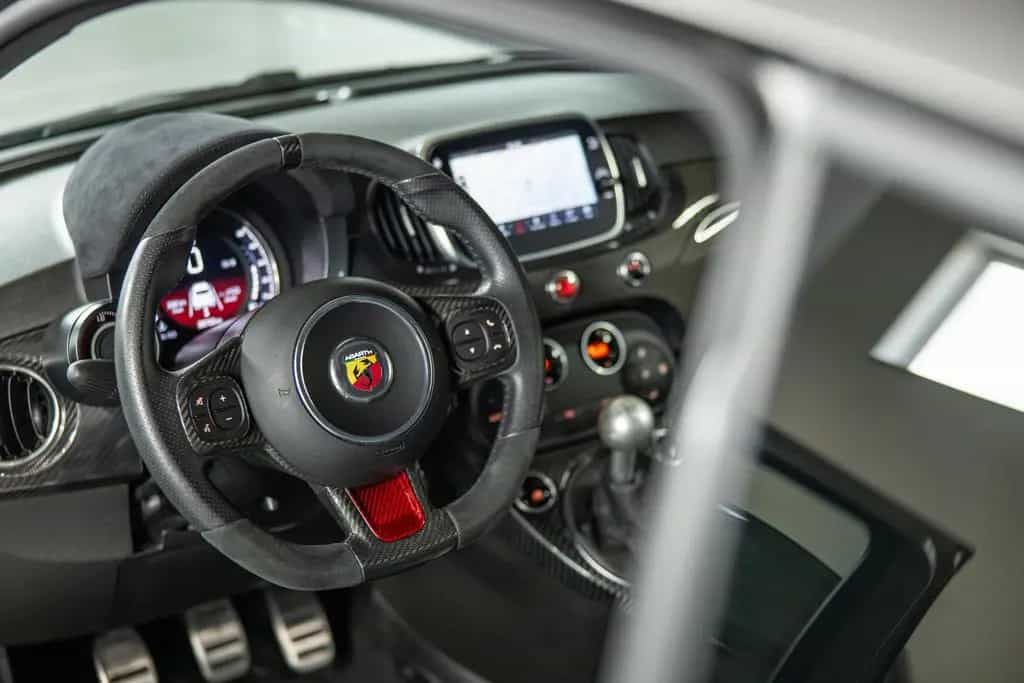 Abarth 595 esseesse 70 Years BEATS BREMBO AKRAPOVIC 07/2020-photo-15