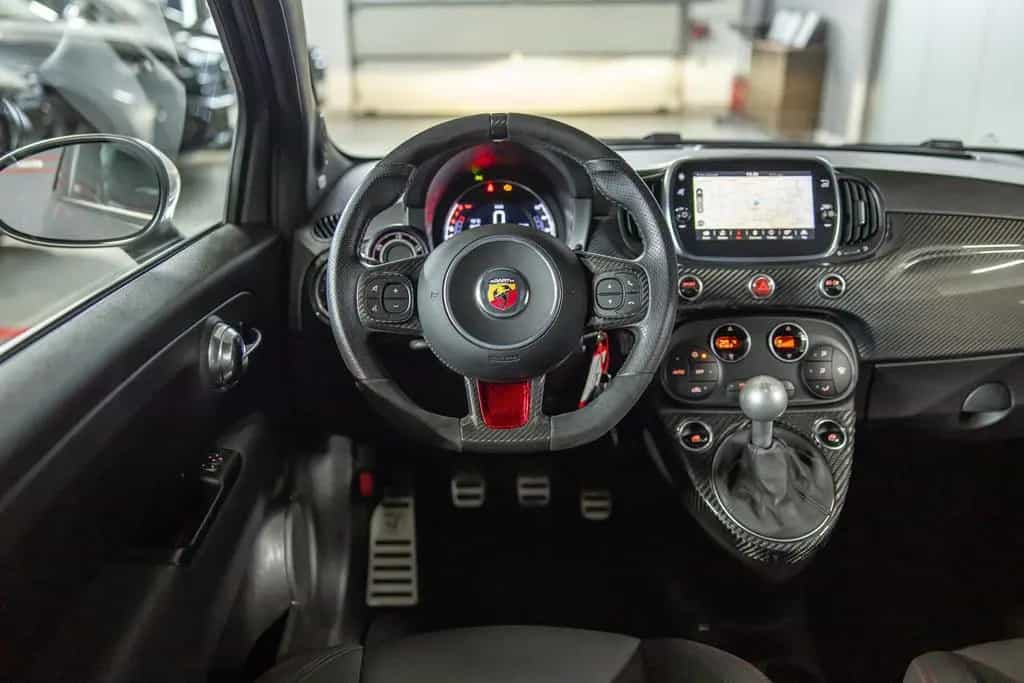 Abarth 595 esseesse 70 Years BEATS BREMBO AKRAPOVIC 07/2020-photo-17