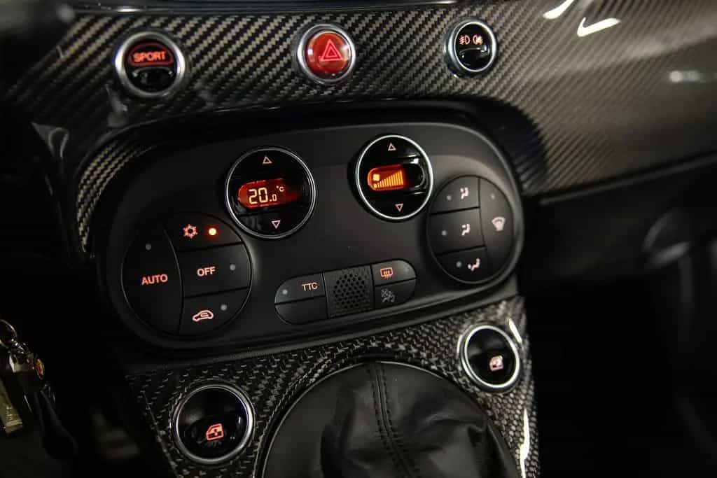 Abarth 595 esseesse 70 Years BEATS BREMBO AKRAPOVIC 07/2020-photo-22