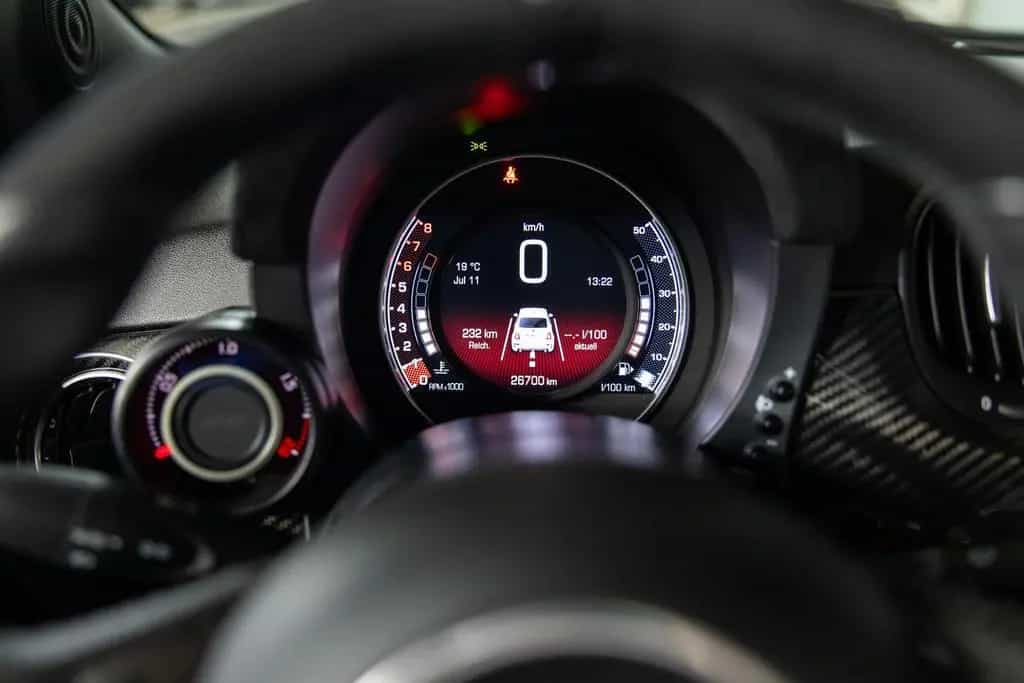 Abarth 595 esseesse 70 Years BEATS BREMBO AKRAPOVIC 07/2020-photo-24