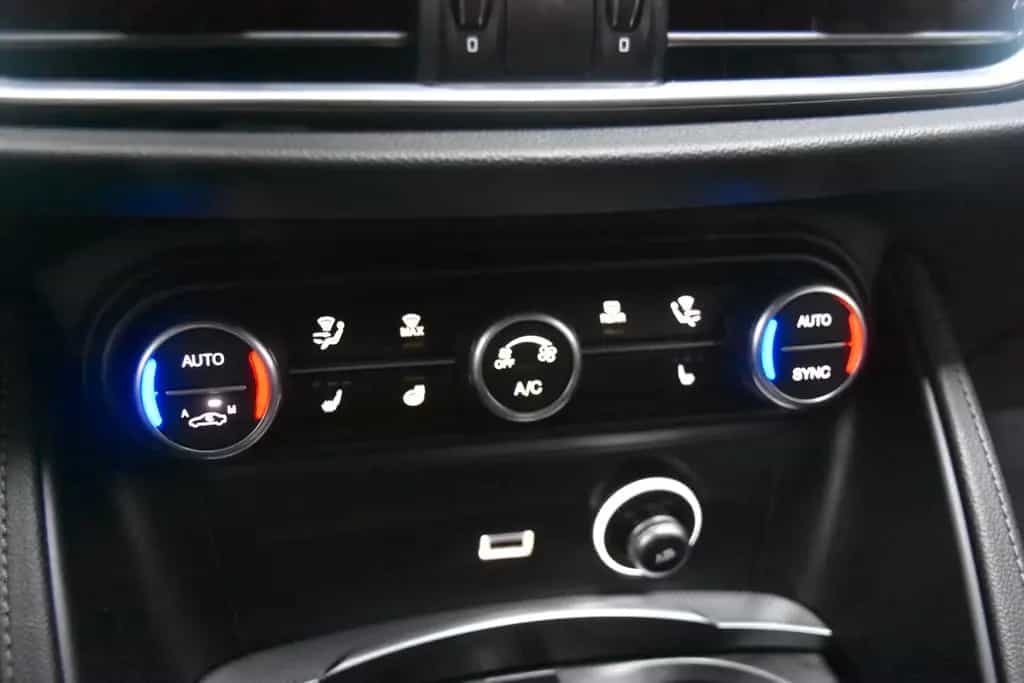 Alfa Romeo Stelvio Q4 MatLED Navi Leder Kam HarmKardon ACC 05/2024-photo-22