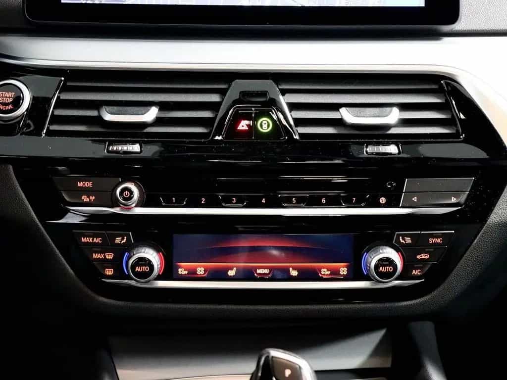 BMW 5 Series 520d Stop & GO 3 Zonen Klimaautomatik 12/2022-photo-12