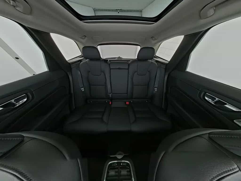 Volvo XC60 Ultimate Dark Adaptives Luftfahrwerk|Pano 11/2022-photo-17