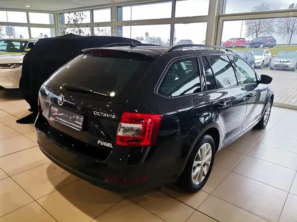 Skoda Octavia 1.0 TSI DSG Style Navi|SHZ|Klimaaut. 01/2019-photo-4