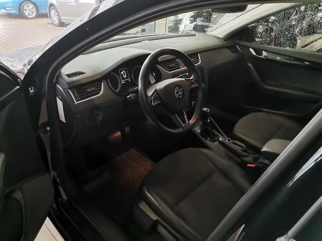 Skoda Octavia 1.0 TSI DSG Style Navi|SHZ|Klimaaut. 01/2019-photo-8