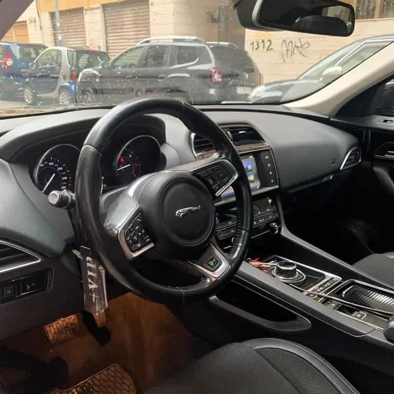 Jaguar F-Pace 2.0 D 180 CV AWD aut. R-Sport 01/2018-photo-7