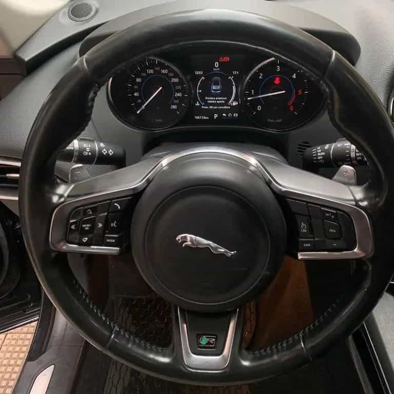 Jaguar F-Pace 2.0 D 180 CV AWD aut. R-Sport 01/2018-photo-8