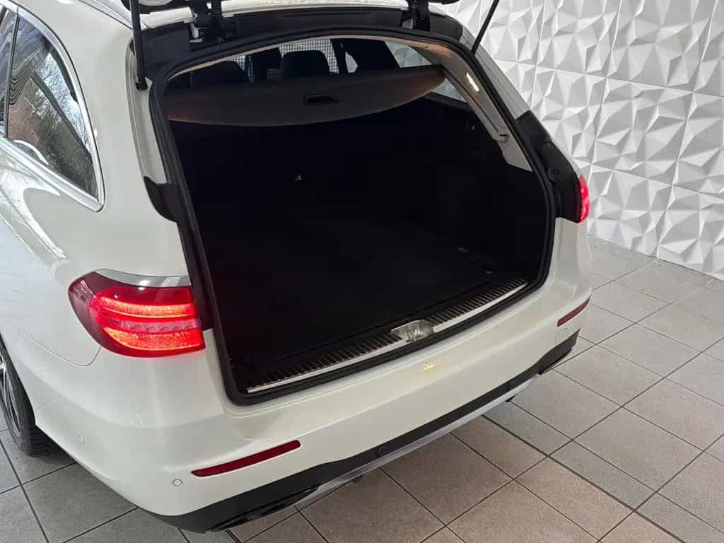 Mercedes-Benz E-Class 450T|PANO|LED|AMG-LINE|BURMESTER|SPUR|AMBIENTE 03/2019-photo-9