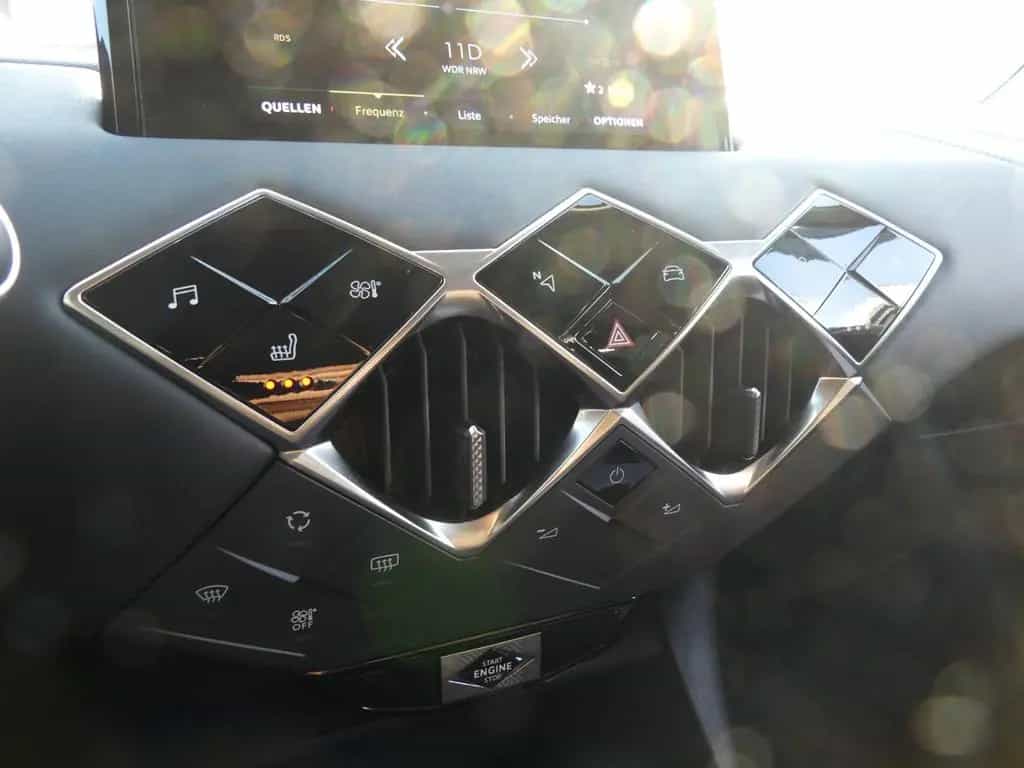 DS Automobiles DS3 Crossback Bastille PT130AT 01/2022-photo-13