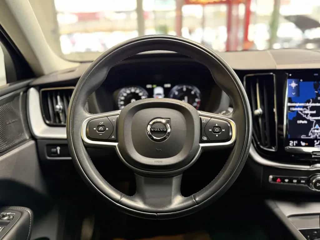 Volvo XC60 Momentum Pro|H&K|KAMERA|NAVI|LK+SHZ|SPUR*|T 02/2021-photo-13
