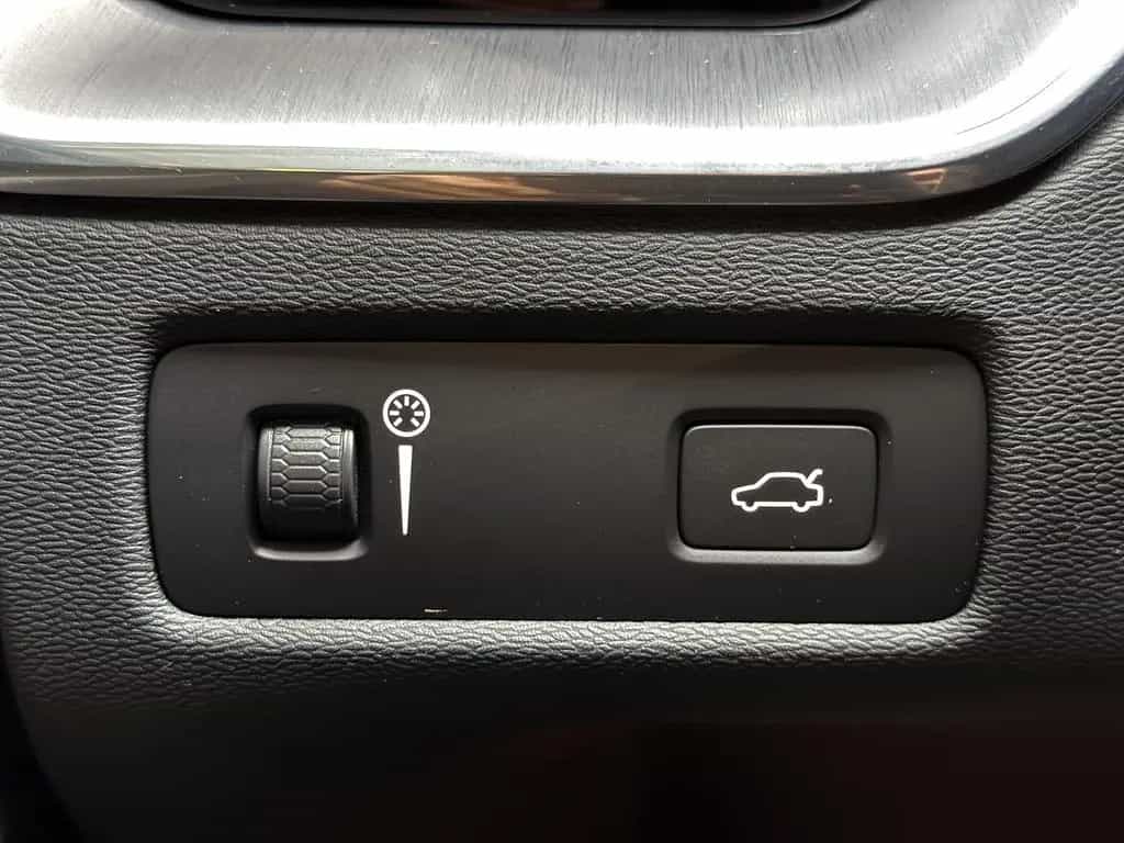 Volvo XC60 Momentum Pro|H&K|KAMERA|NAVI|LK+SHZ|SPUR*|T 02/2021-photo-15
