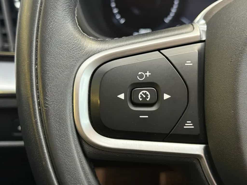 Volvo XC60 Momentum Pro|H&K|KAMERA|NAVI|LK+SHZ|SPUR*|T 02/2021-photo-17