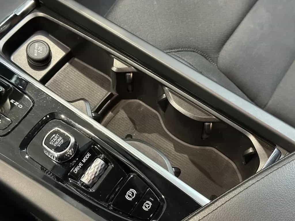 Volvo XC60 Momentum Pro|H&K|KAMERA|NAVI|LK+SHZ|SPUR*|T 02/2021-photo-29