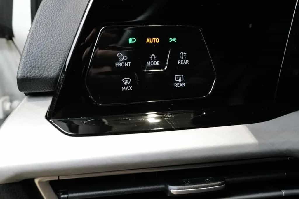 Volkswagen Golf VIII 1.5TSI Life Navi Rkam LedPlus CarPlay 01/2023-photo-17