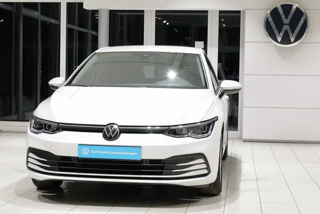 Volkswagen Golf VIII 1.5TSI Life Navi Rkam LedPlus CarPlay 01/2023-photo-2