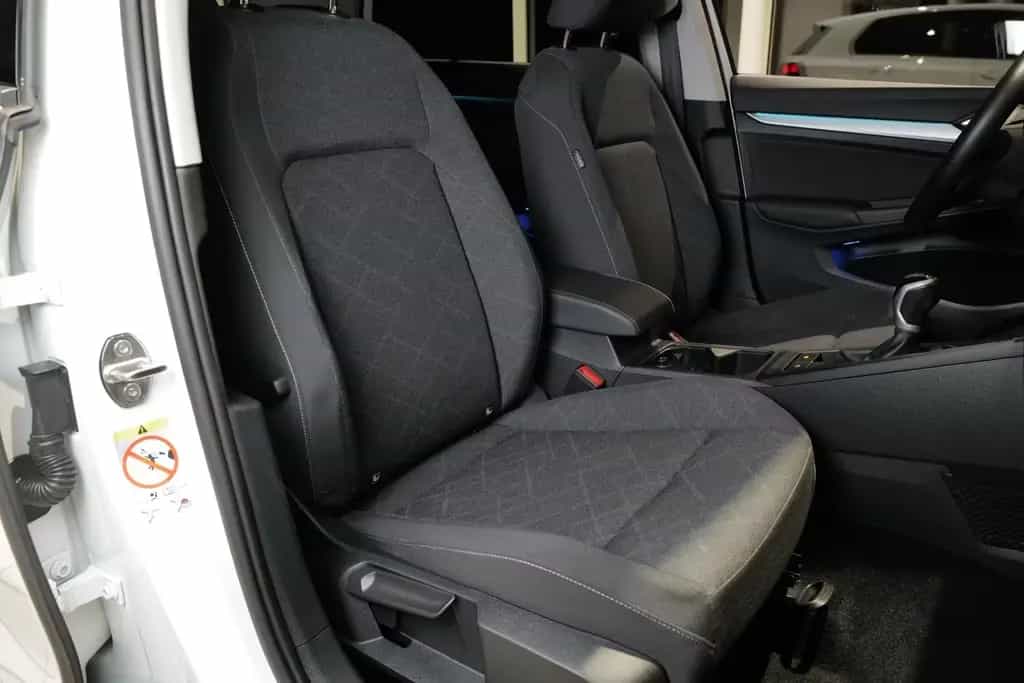 Volkswagen Golf VIII 1.5TSI Life Navi Rkam LedPlus CarPlay 01/2023-photo-6