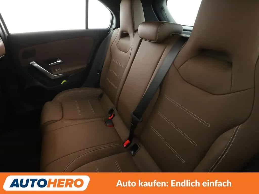 Mercedes-Benz A 35 AMG 4Matic Aut.*NAV*LED*TEMP*CAM*PDC*SHZ* 07/2019-photo-13