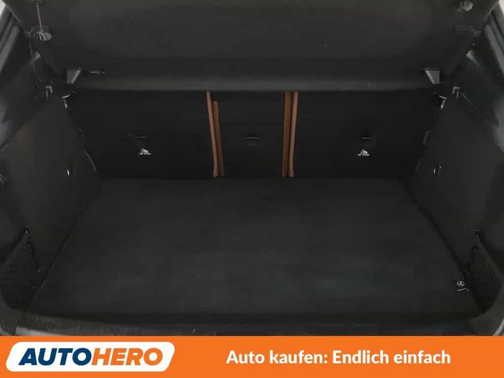 Mercedes-Benz A 35 AMG 4Matic Aut.*NAV*LED*TEMP*CAM*PDC*SHZ* 07/2019-photo-17