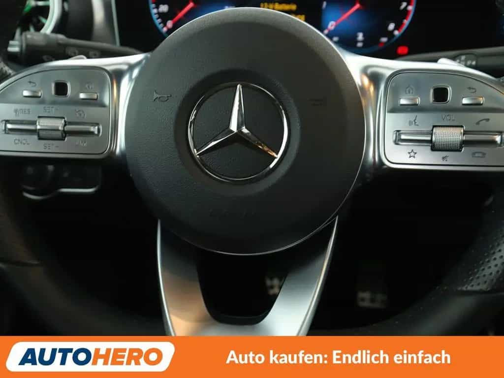 Mercedes-Benz A 35 AMG 4Matic Aut.*NAV*LED*TEMP*CAM*PDC*SHZ* 07/2019-photo-18