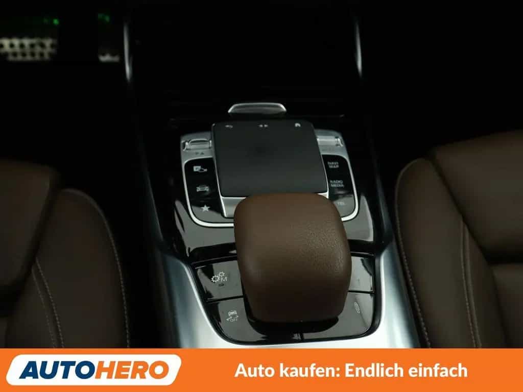 Mercedes-Benz A 35 AMG 4Matic Aut.*NAV*LED*TEMP*CAM*PDC*SHZ* 07/2019-photo-23