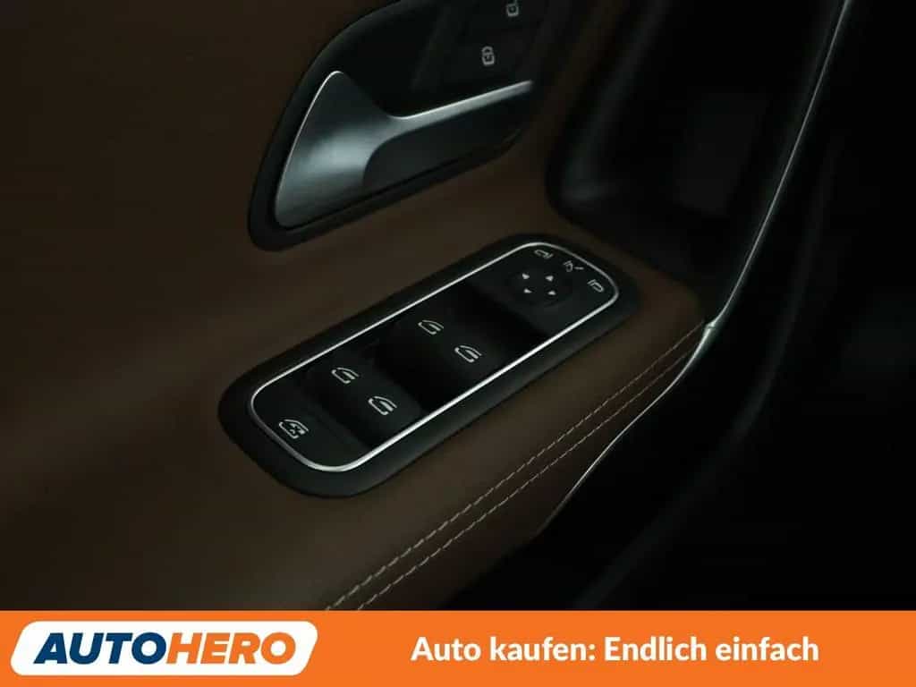 Mercedes-Benz A 35 AMG 4Matic Aut.*NAV*LED*TEMP*CAM*PDC*SHZ* 07/2019-photo-24